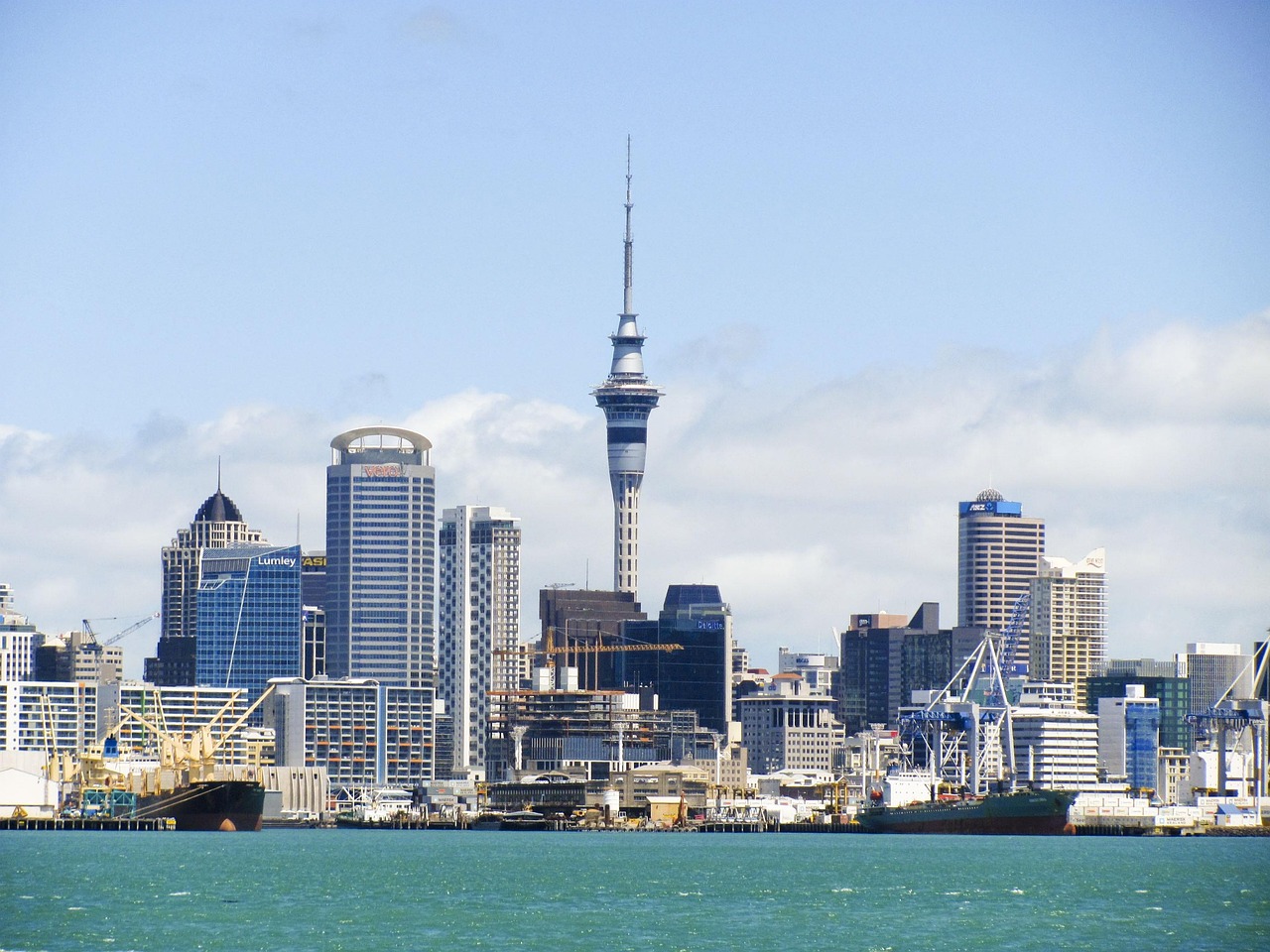 New zealand, skyline, auckland — Atomic Wallet: Simplifying Your Crypto Experience