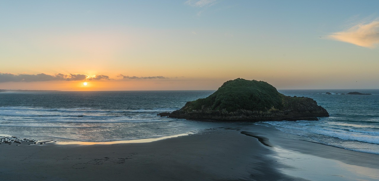 New plymouth, new zealand, beach — Atomic Wallet: Your Essential Tool for Crypto Management