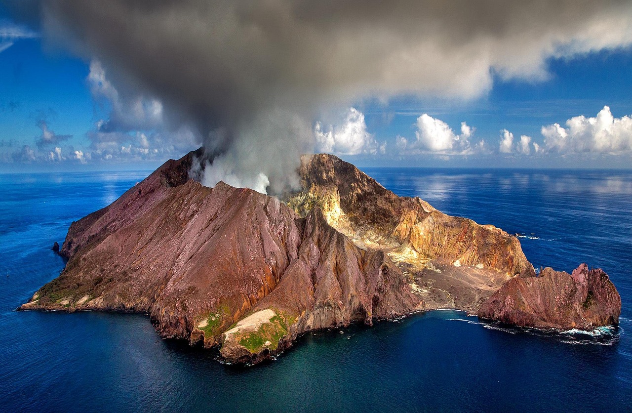 New zealand, volcano, crater — Discover Atomic Wallet: Your Crypto Management Tool