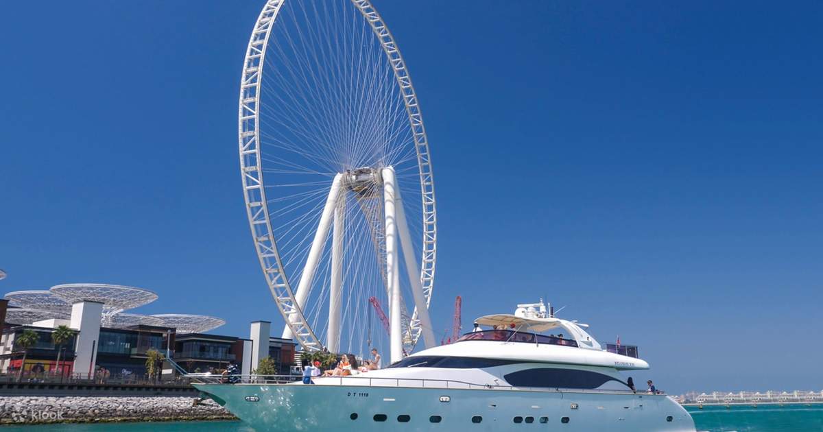 Guide to booking overnight Dubai yacht charters