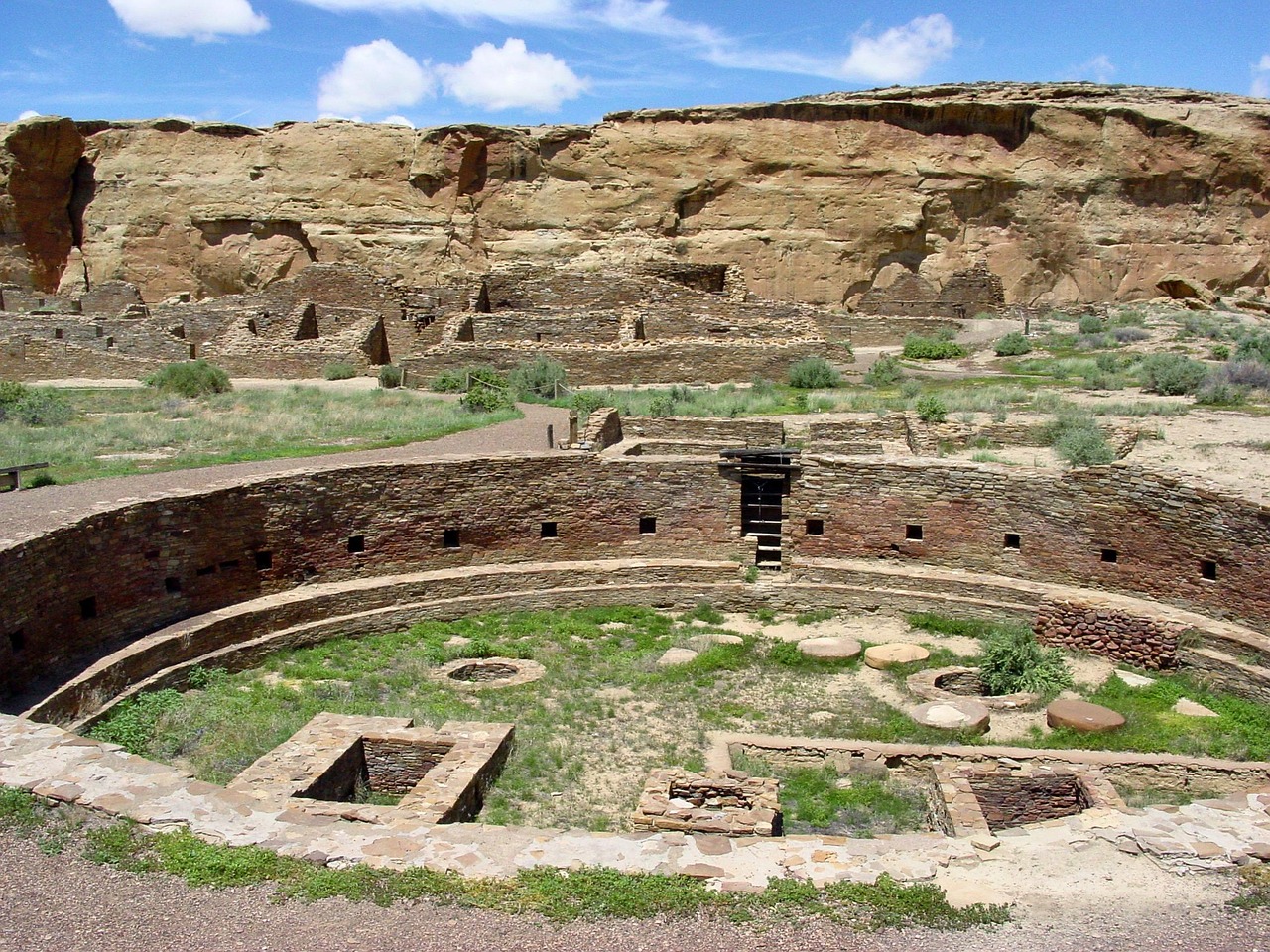 Chaco canyon, new mexico, mountains — How Bscscan Empowers Crypto Investors for Success