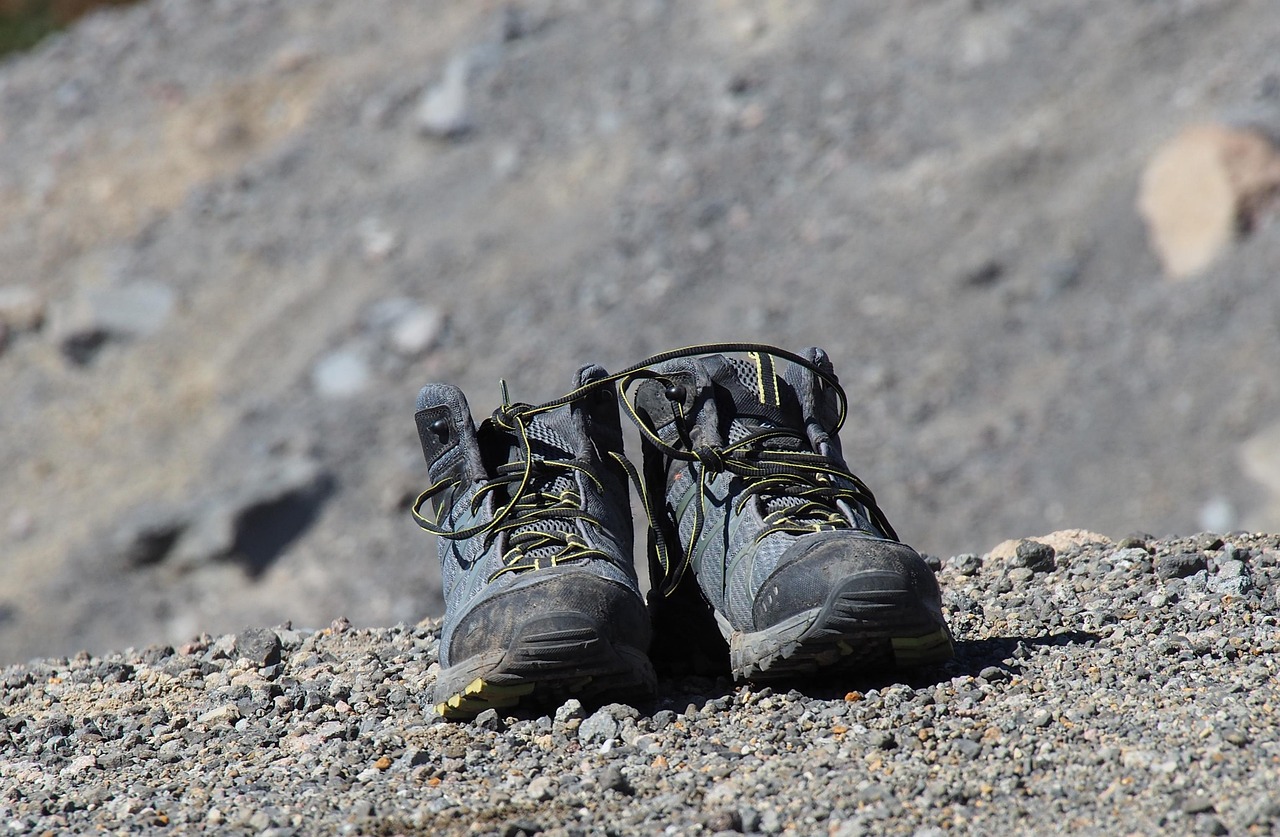 New zealand, tongariro national park, hiking boots — How Bscscan Empowers Traders with Real-Time Insights