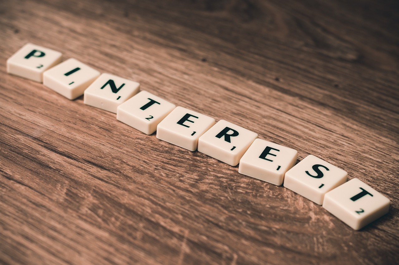 Pinterest, facebook, social media — Irish Horse Racing: Mobile-friendly platform for convenience.