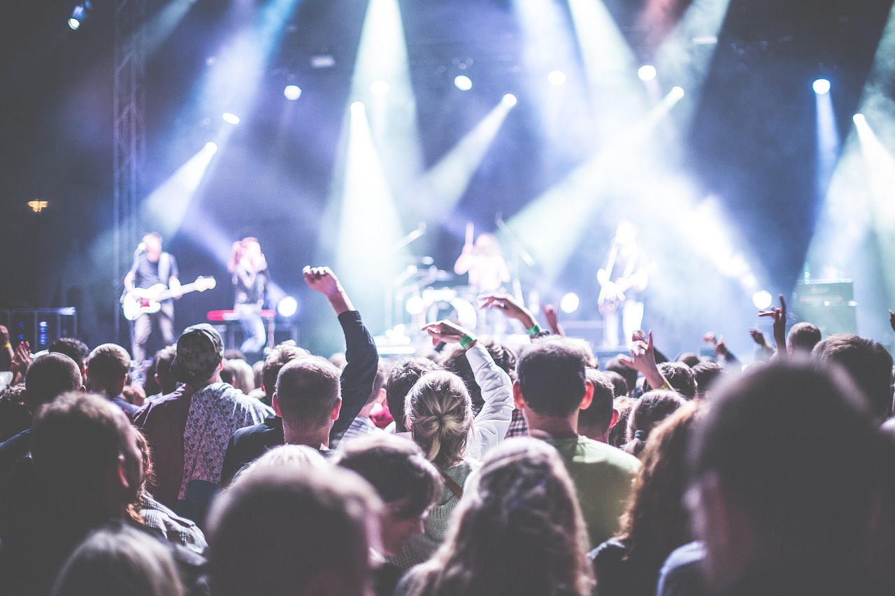 Audience, band, celebration — Online Baccarat Brings the Classic Casino Experience to Your Fingertips Instantly