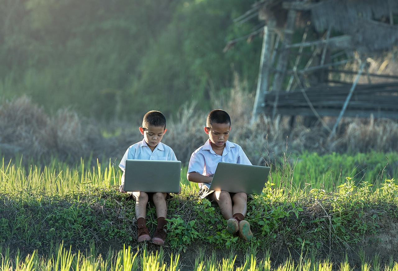 Children, study, laptop — Verification Site: Get real-time security checks for online gaming.
